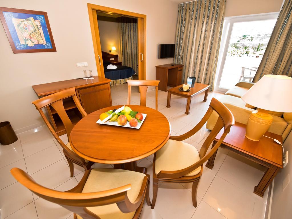 บาเอีย ทรอปิคัล Hotel อัลมูเญการ์ ภายนอก รูปภาพ